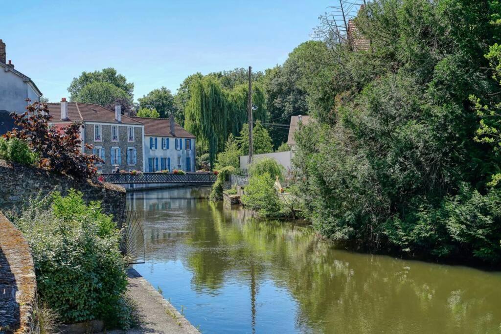 Studio Charmant Au Coeur Du Vieux Corbeil Corbeil-Essonnes Kültér fotó