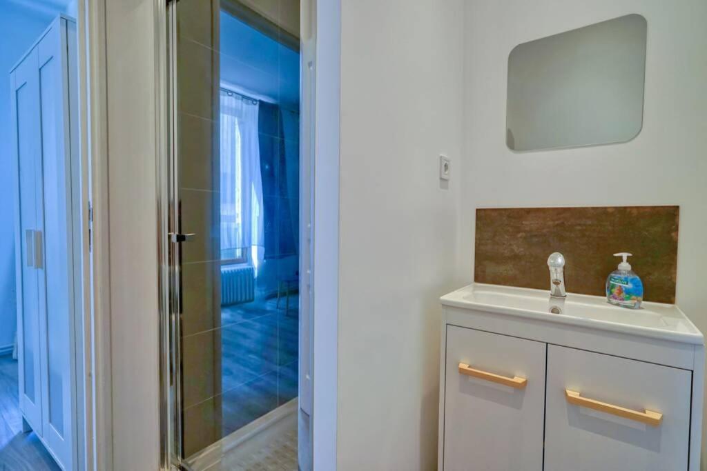 Studio Charmant Au Coeur Du Vieux Corbeil Corbeil-Essonnes Kültér fotó